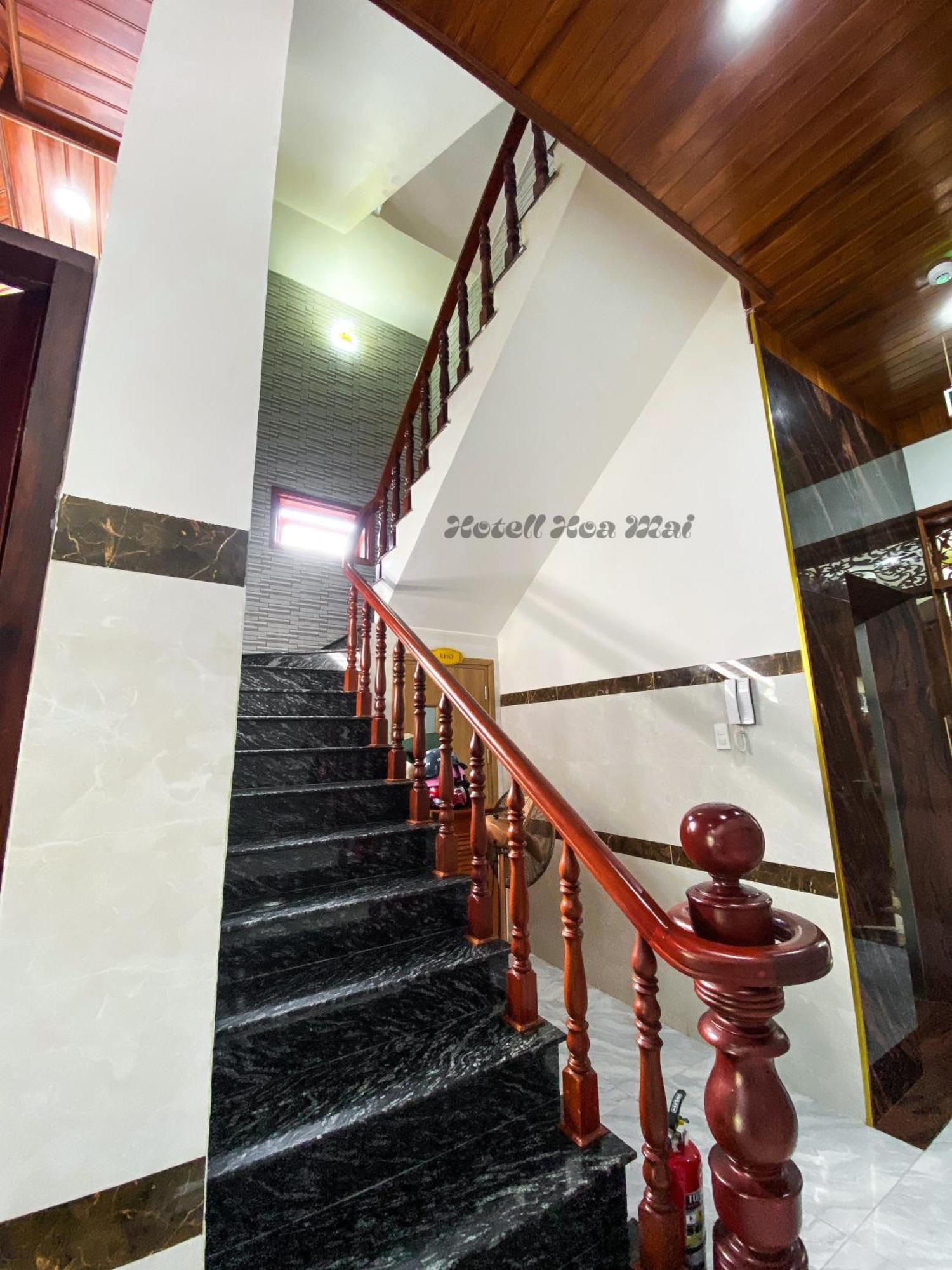 Hotel Hoa Mai CON DAO Esterno foto